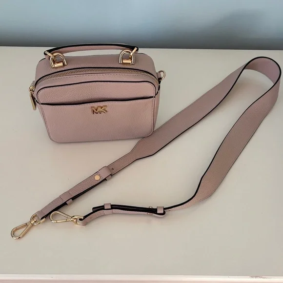 Michael Kors Cream Crossbody Bag - Picture 4 of 9